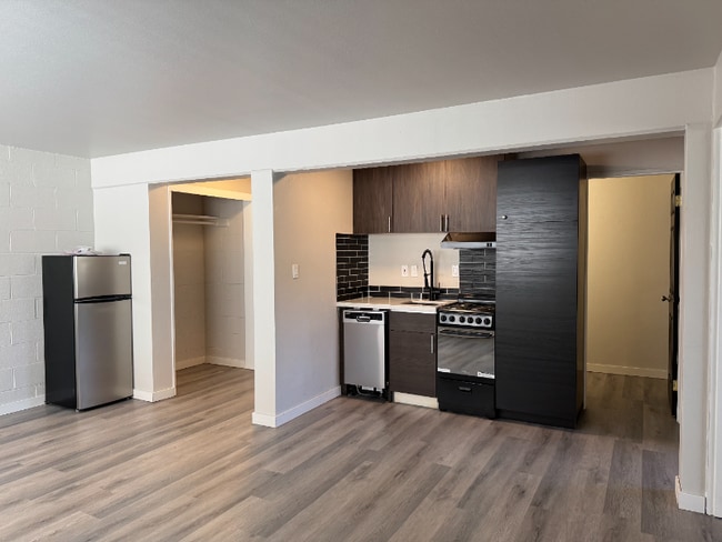 219 Queen Anne Ave N