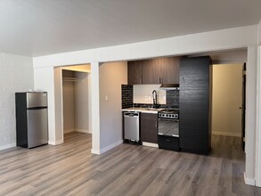 219 Queen Anne Ave N in Seattle, WA - Building Photo - Building Photo