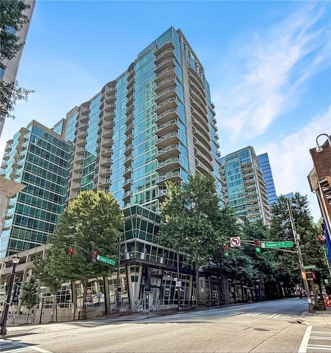 property at 923 Peachtree St NE