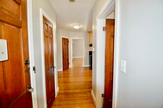 148 Breckenridge Ln, Unit D in Louisville, KY - Foto de edificio - Building Photo