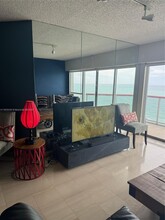 6767 Collins Ave in Miami, FL - Building Photo - Building Photo