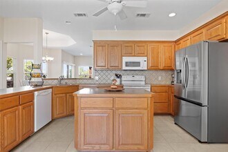 104 Kings Way in Horseshoe Bay, TX - Building Photo - Building Photo