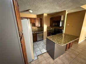 4316 Elliott Oaks Dr in Arlington, TX - Building Photo - Building Photo