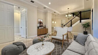 8351 NW 51st Terrace in Doral, FL - Building Photo