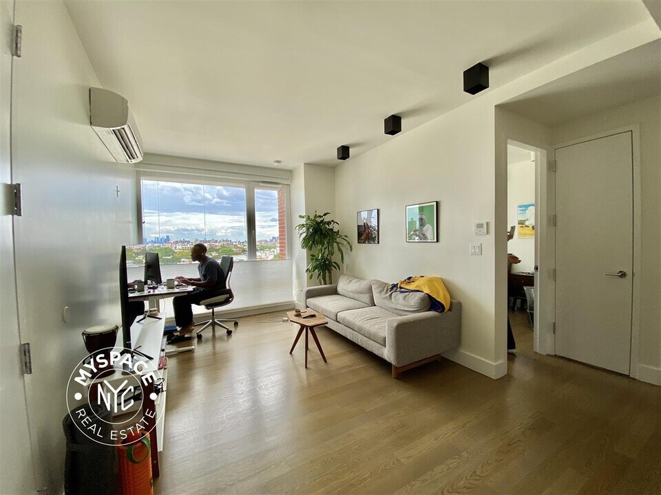 1068 Fulton St, Unit 7B in Brooklyn, NY - Building Photo