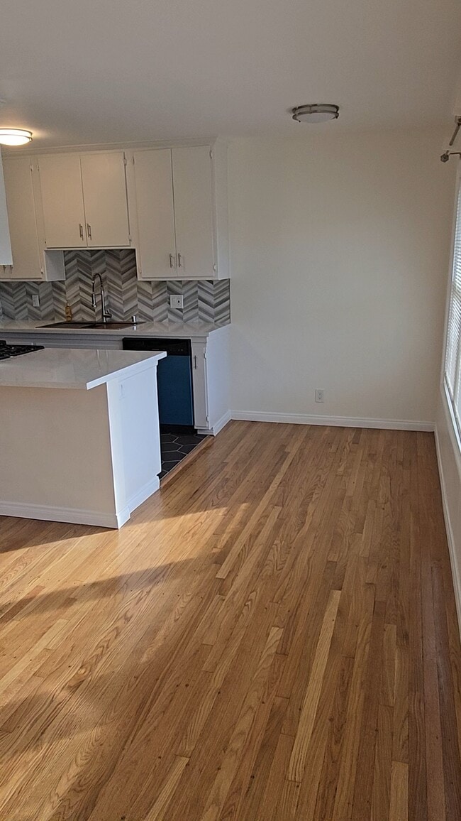 2075 E Appleton St, Unit 22 in Long Beach, CA - Building Photo - Building Photo