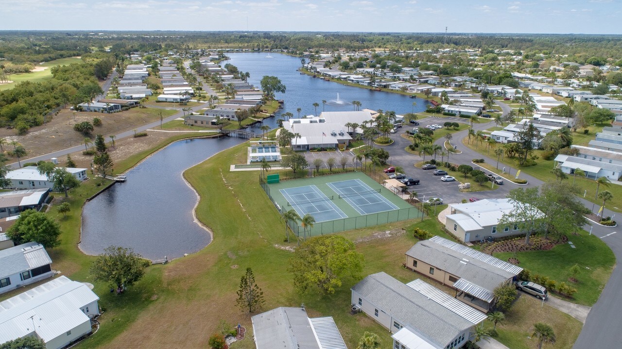 Park Place in Sebastian, FL - Building Photo