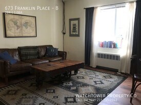 673 Franklin Pl in Philadelphia, PA - Building Photo