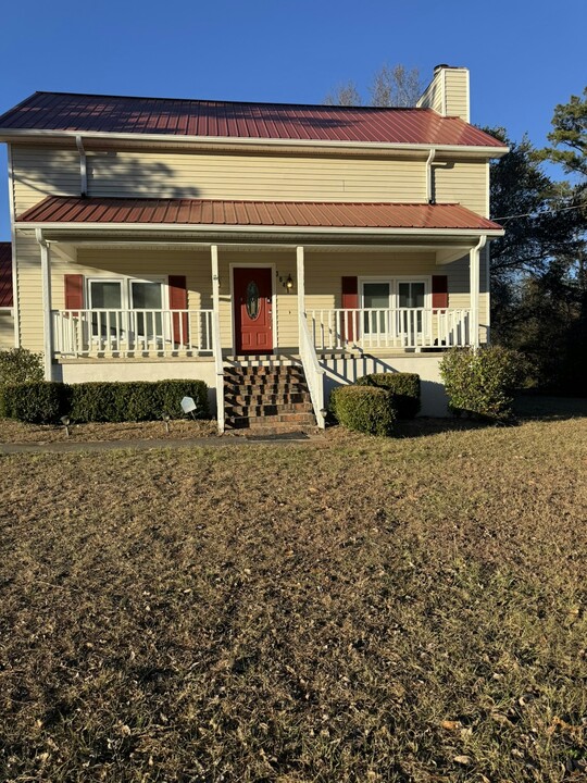 3641 W Point Cir in Lizella, GA - Building Photo