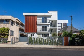 713 New Depot St in Los Angeles, CA - Foto de edificio - Building Photo