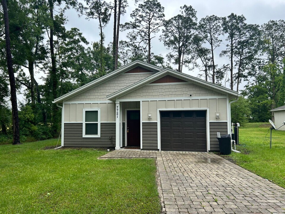 7721 Old Kings Rd in Jacksonville, FL - Building Photo