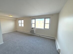 2025 W Granville Ave in Chicago, IL - Building Photo - Building Photo