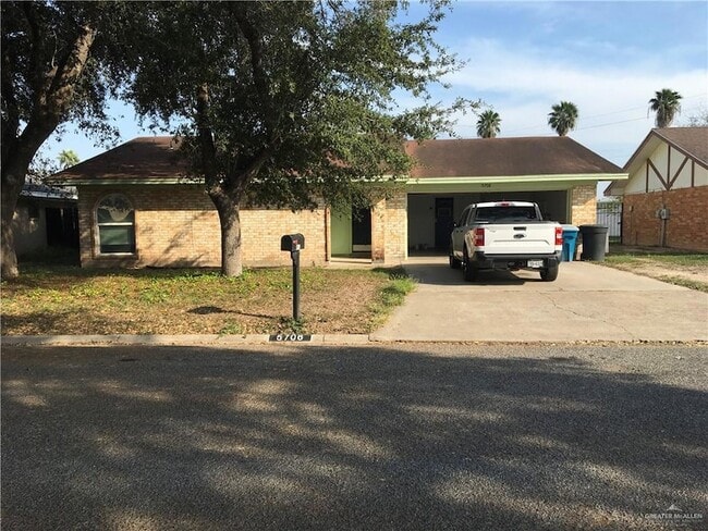 property at 5708 N Broadway St