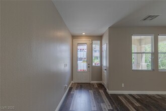 145 Staplehurst Ave in Henderson, NV - Building Photo - Building Photo