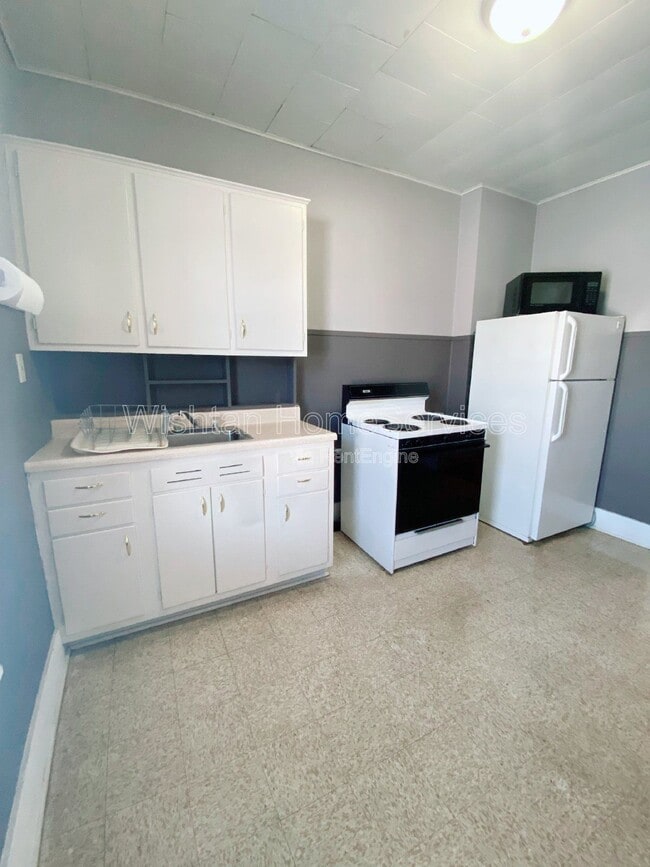 property at 209 Chandler Blvd