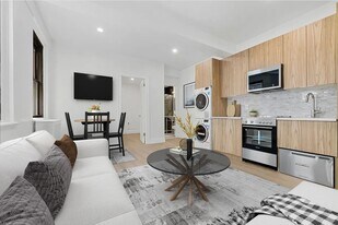 138 E 38th St in New York, NY - Building Photo