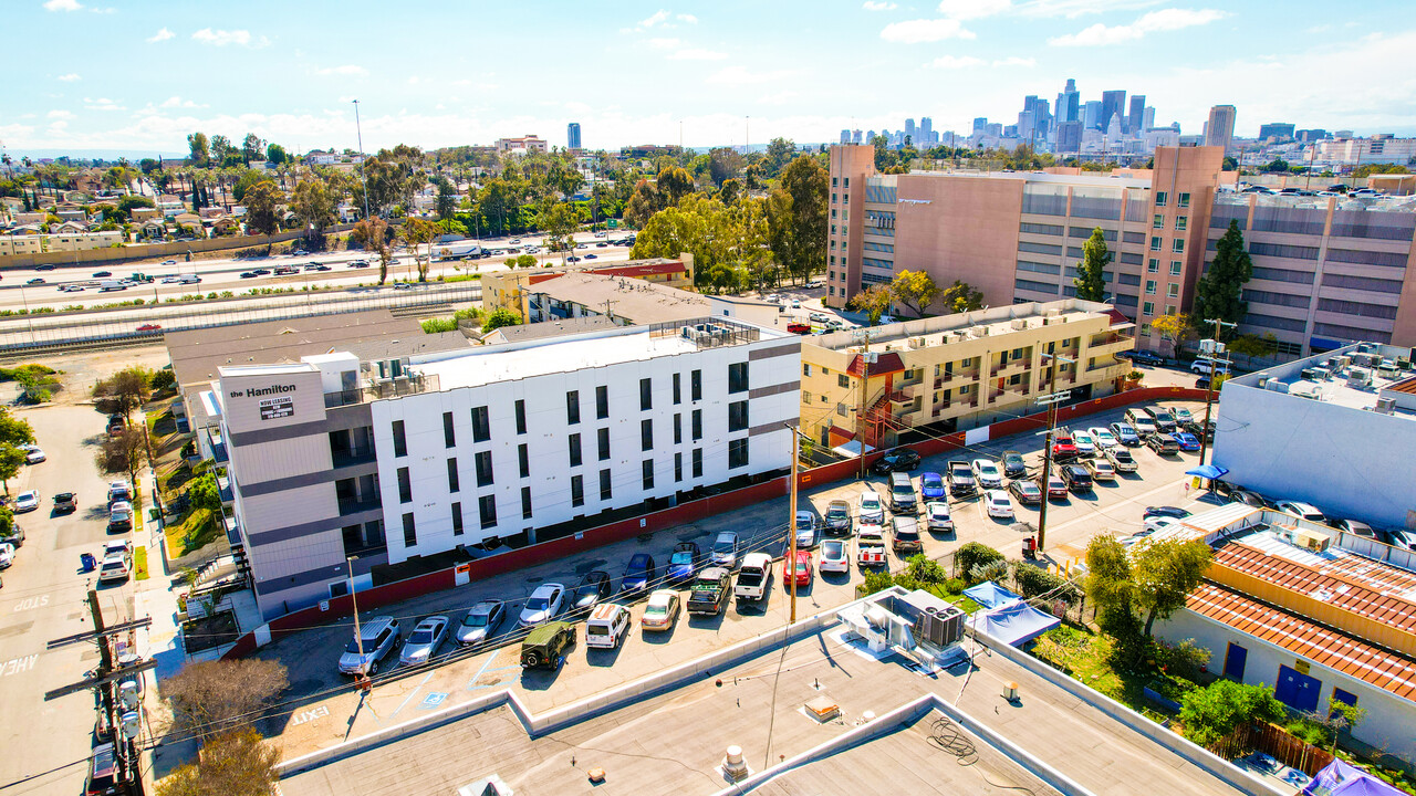 The Hamilton in Los Angeles, CA - Building Photo