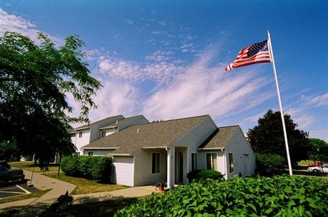 Totiakton Manor in Honeoye Falls, NY - Foto de edificio