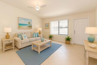 7914 SE Villa Cir in Hobe Sound, FL - Building Photo - Building Photo