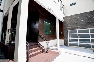 1099 Vista Trail NE in Atlanta, GA - Building Photo - Building Photo