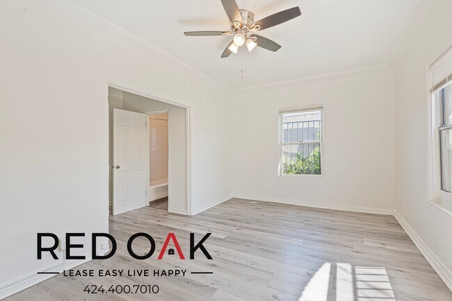 5600 Fernwood Ave in Los Angeles, CA - Building Photo - Building Photo