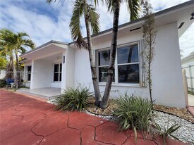 2761 SW 33rd Ct in Miami, FL - Building Photo