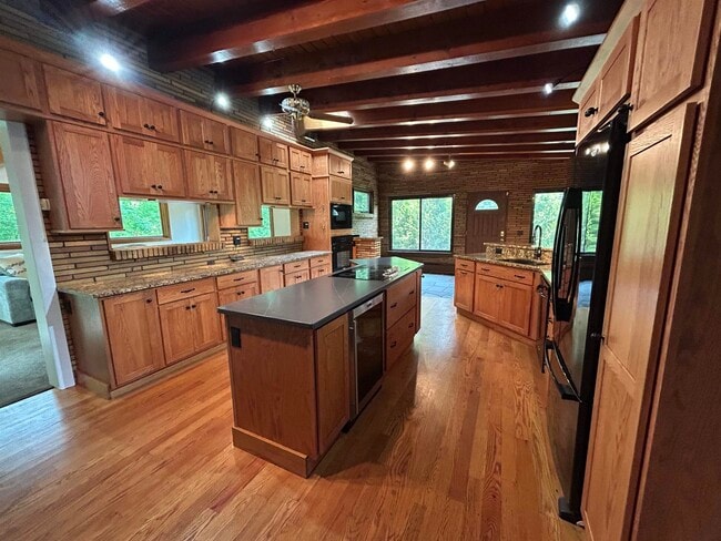 property at 2021 River Rd