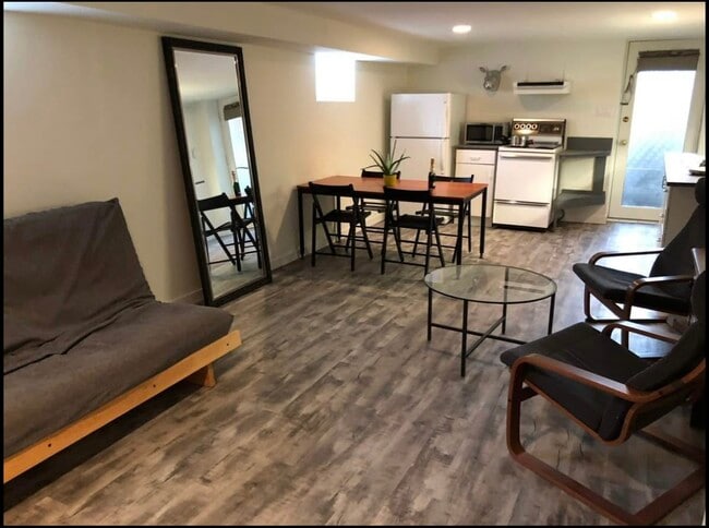 287 Barton Av in Toronto, ON - Building Photo - Building Photo