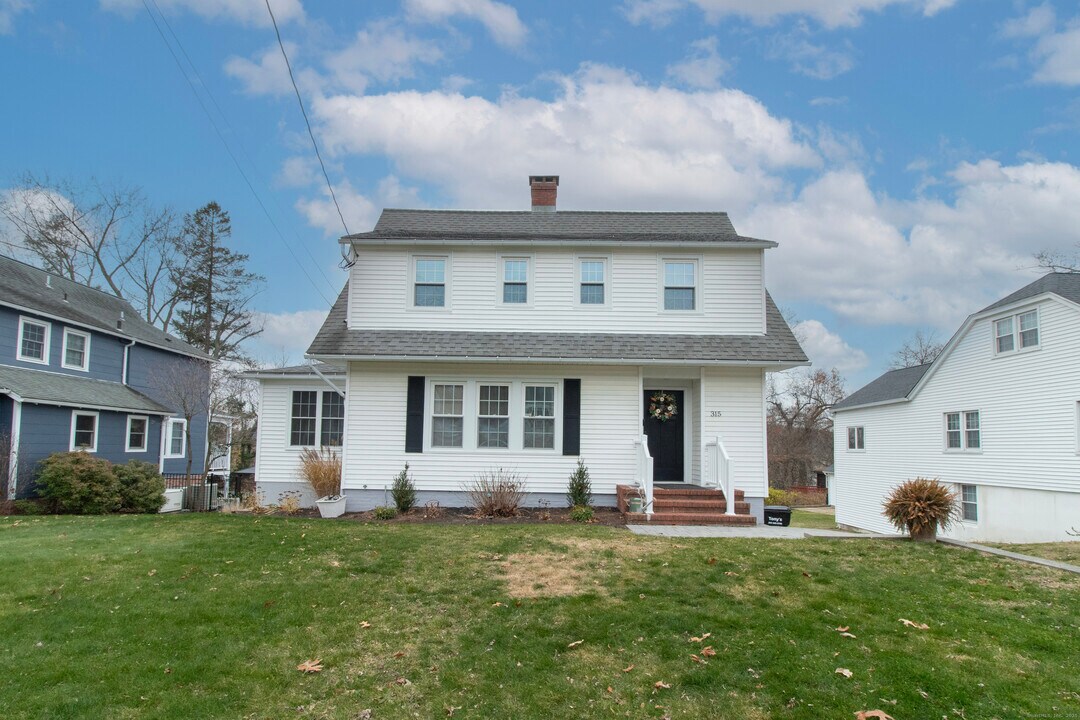 315 S Orchard St in Wallingford, CT - Building Photo