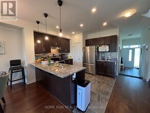 194 Tapadero Ave in Ottawa, ON - Building Photo - Building Photo