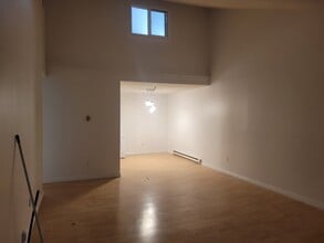 1 Lombardy Ln in Dartmouth, NS - Building Photo - Building Photo