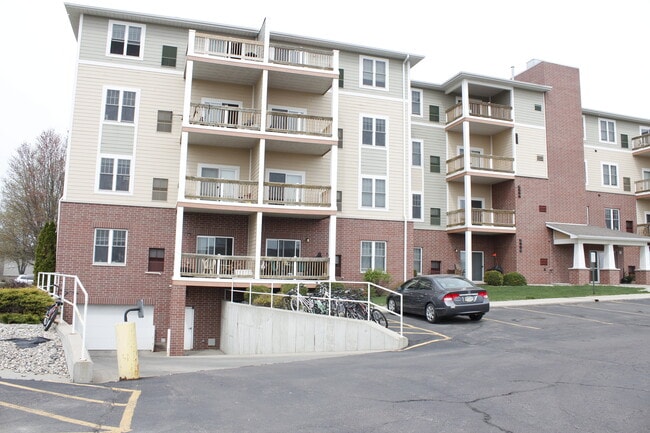 1009 Southland Ln in Brookings, SD - Building Photo - Building Photo