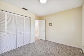 541 NW 205th Ave in Pembroke Pines, FL - Building Photo - Building Photo