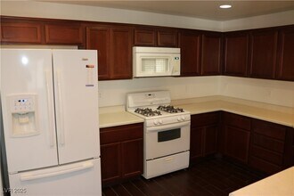 4236 Thomas Patrick Ave in North Las Vegas, NV - Building Photo - Building Photo