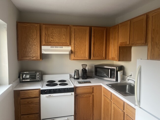 61 Selkirk Rd, Unit 6 in Boston, MA - Foto de edificio - Building Photo