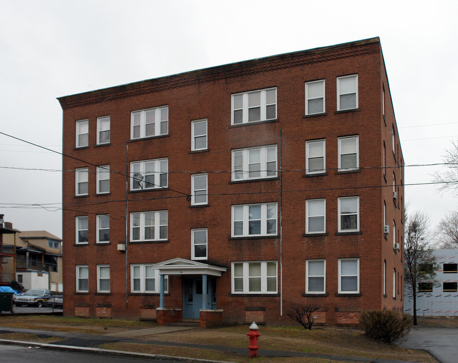 2 Monroe St in Holyoke, MA - Foto de edificio