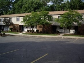 Park Woods Apartments in Muskegon, MI - Building Photo - Building Photo