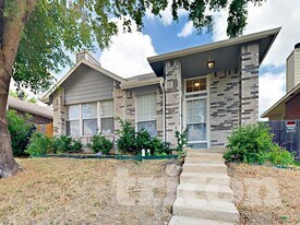 1521 Savannah St in Mesquite, TX - Building Photo