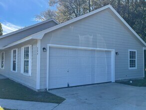 204 Old Pond Dr in Kingsland, GA - Building Photo - Building Photo