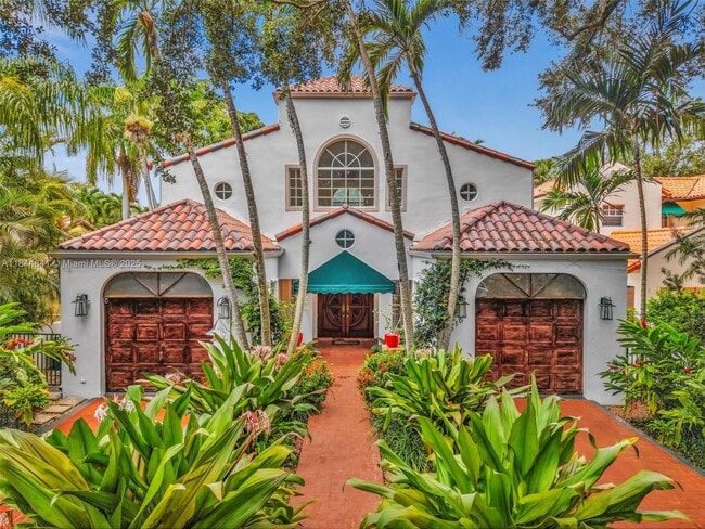property at 2516 San Domingo St