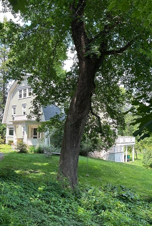 36 Wood St in Concord, MA - Building Photo