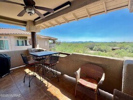655 W Vistoso Highlands Dr, Unit 228 in Oro Valley, AZ - Building Photo