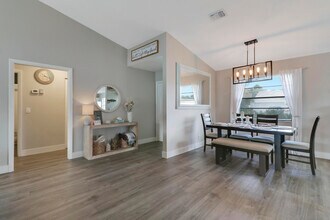 108 Greenbriar Dr in Jupiter, FL - Building Photo - Building Photo