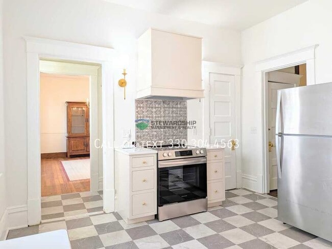 724 Beall Ave in Wooster, OH - Building Photo - Building Photo