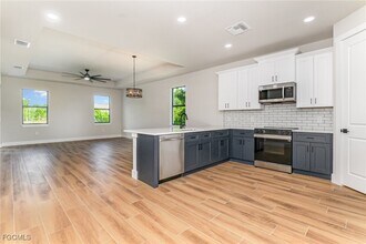4161 NW 39th Pl in Cape Coral, FL - Building Photo - Building Photo