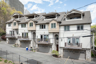 1464 River Rd in Edgewater, NJ - Building Photo