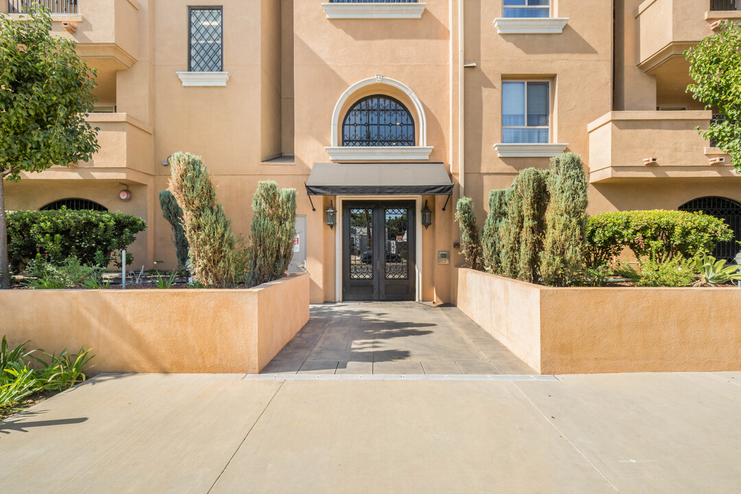 Villa Del Rey Apartments in Toluca Lake, CA - Foto de edificio