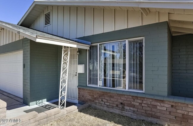 property at 40 E Fairmont Dr
