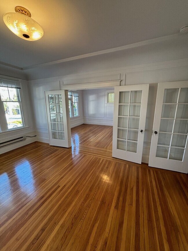 2612-2618-2618 Van Ness Ave in San Francisco, CA - Building Photo - Building Photo