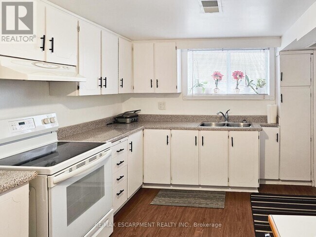 51 Mangrove Rd in Toronto, ON - Building Photo - Building Photo